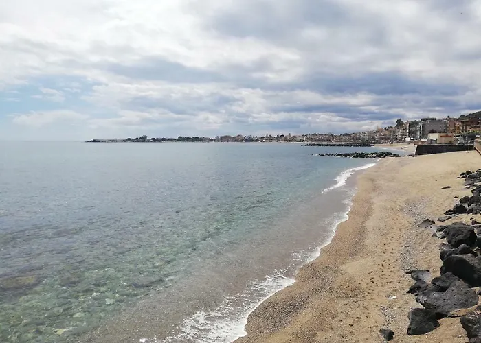 Joanna Flat Feriehus Giardini Naxos